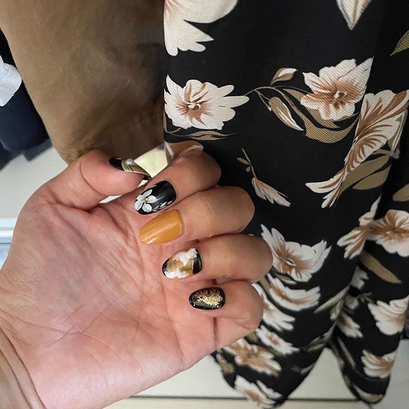 The Girl with a Pearl Earring Floral Nails