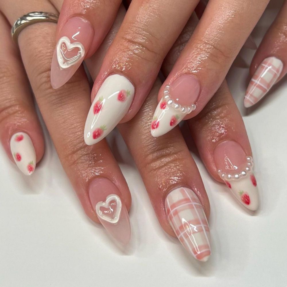 Aesthetic Girly Heart Pearl Strawberry Stiletto