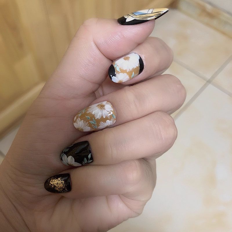 The Girl with a Pearl Earring Floral Nails